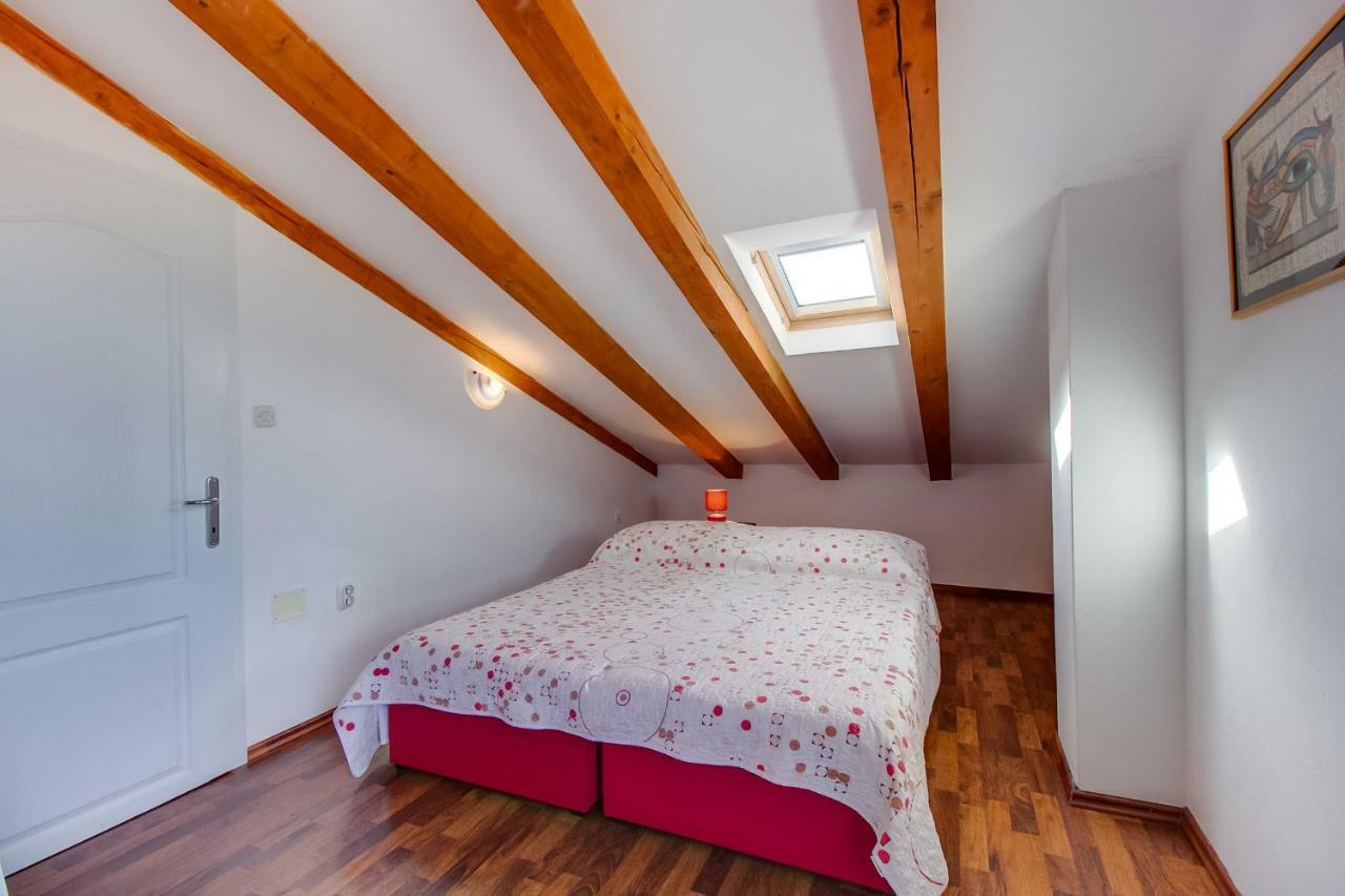 Apartman Natasa Mali Losinj Luaran gambar